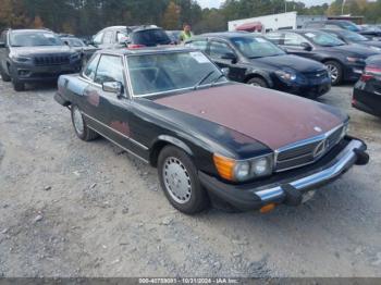  Salvage Mercedes-Benz 560