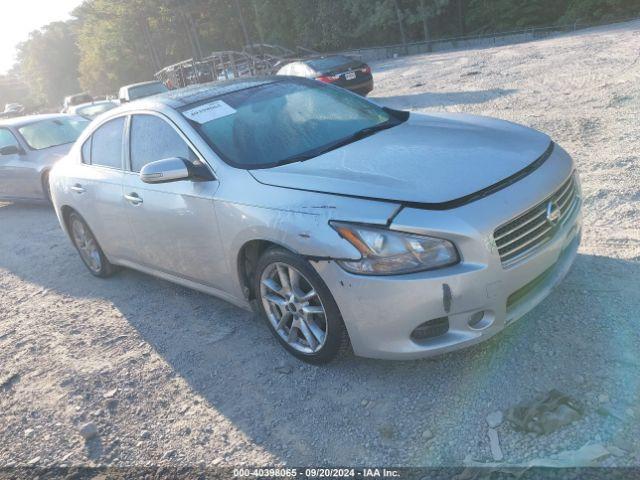  Salvage Nissan Maxima