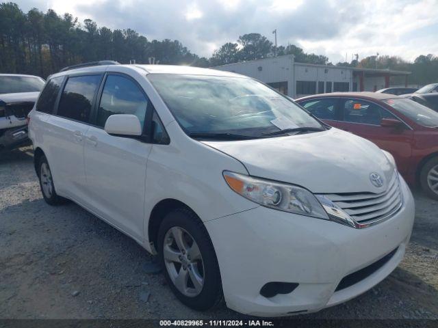  Salvage Toyota Sienna