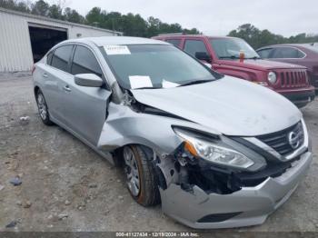  Salvage Nissan Altima