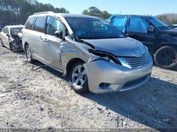  Salvage Toyota Sienna