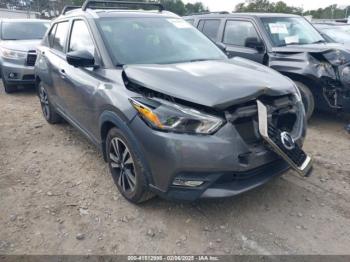  Salvage Nissan Kicks