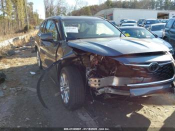  Salvage Toyota Highlander