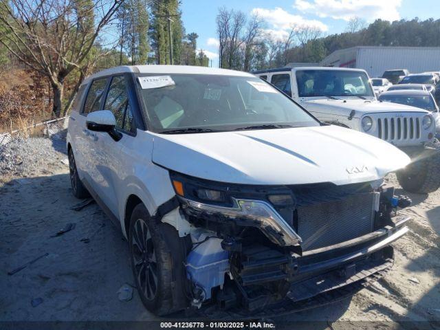  Salvage Kia Carnival