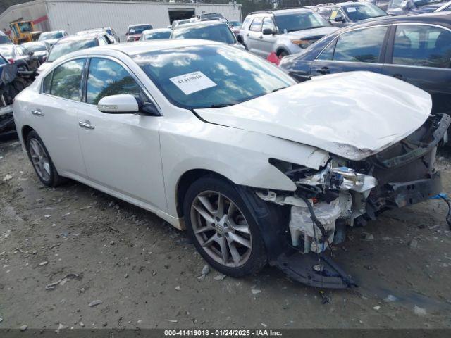  Salvage Nissan Maxima