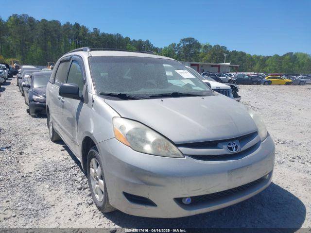  Salvage Toyota Sienna