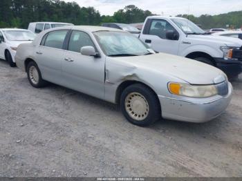  Salvage Lincoln Towncar