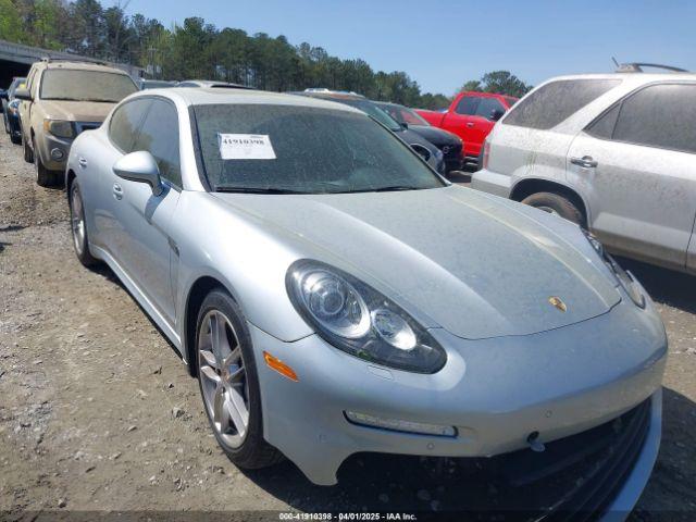  Salvage Porsche Panamera