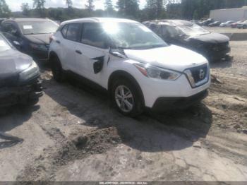  Salvage Nissan Kicks