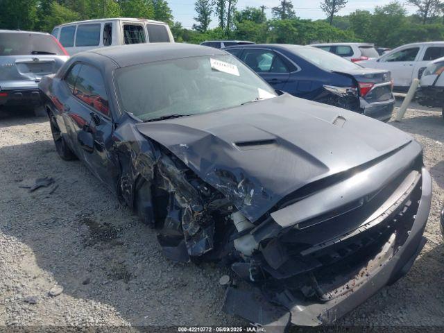  Salvage Dodge Challenger