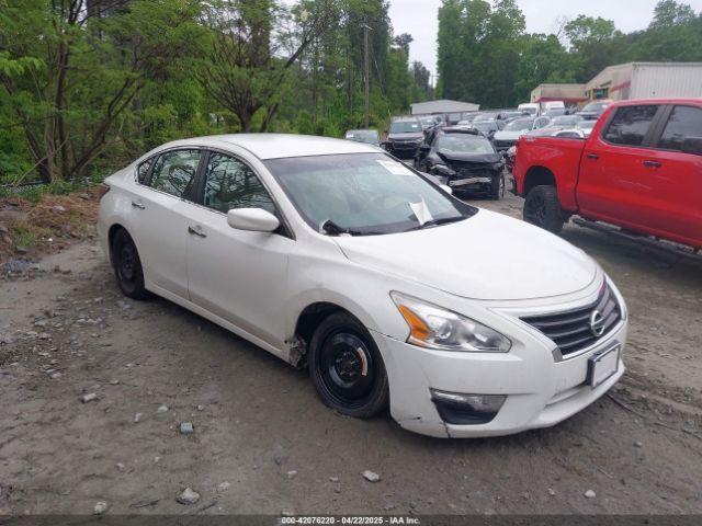 Salvage Nissan Altima