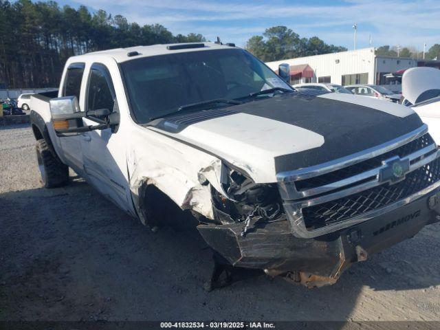  Salvage Chevrolet Silverado 2500