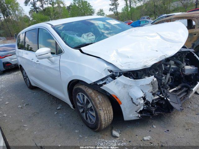  Salvage Chrysler Pacifica