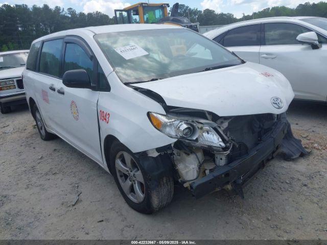  Salvage Toyota Sienna