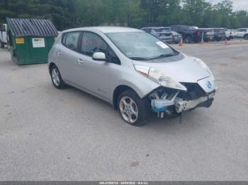  Salvage Nissan LEAF