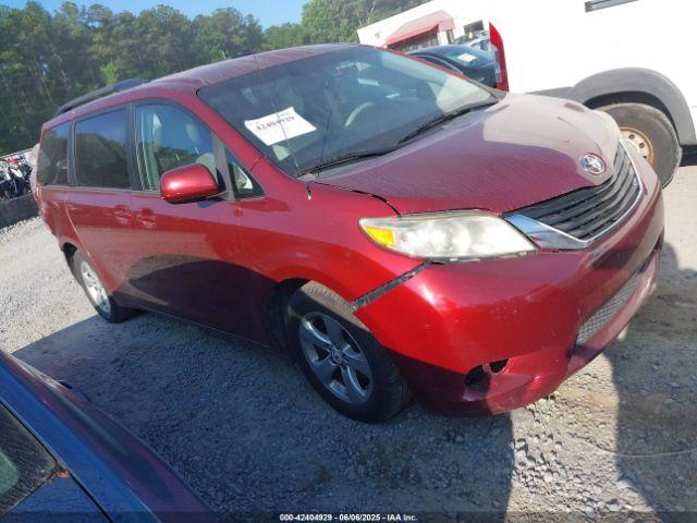  Salvage Toyota Sienna