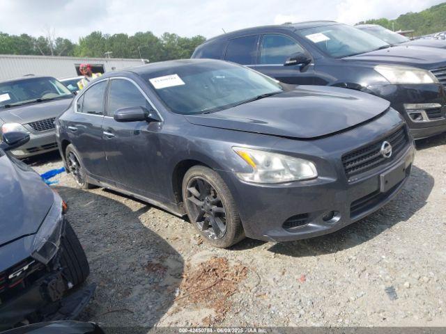  Salvage Nissan Maxima