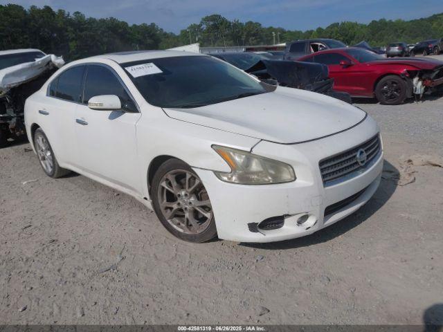  Salvage Nissan Maxima
