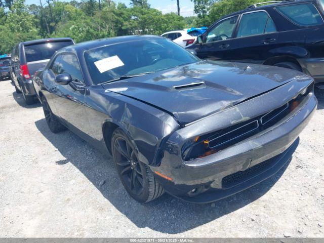  Salvage Dodge Challenger