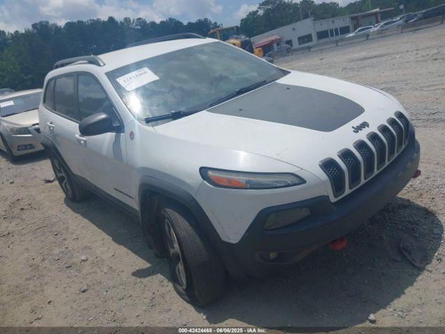  Salvage Jeep Cherokee