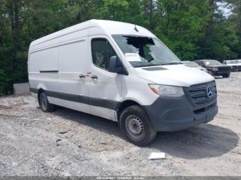  Salvage Mercedes-Benz Sprinter 2500