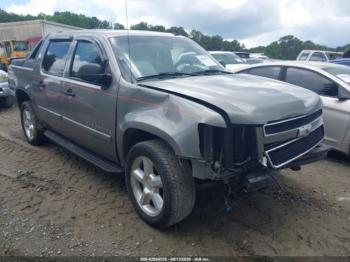  Salvage Chevrolet Avalanche 1500