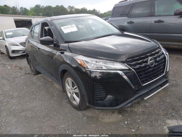  Salvage Nissan Kicks