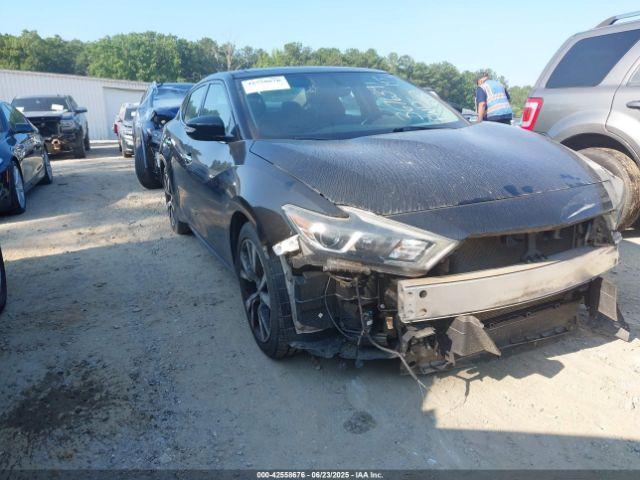  Salvage Nissan Maxima