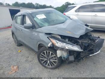  Salvage Nissan Kicks