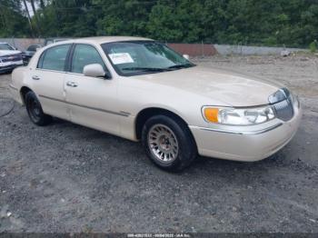  Salvage Lincoln Towncar