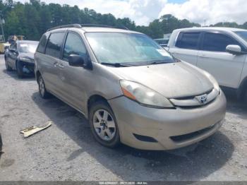  Salvage Toyota Sienna