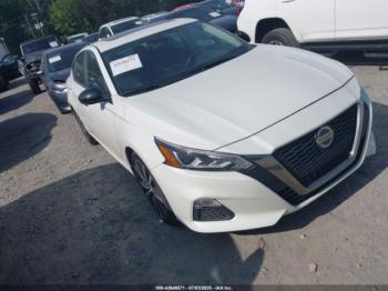  Salvage Nissan Altima