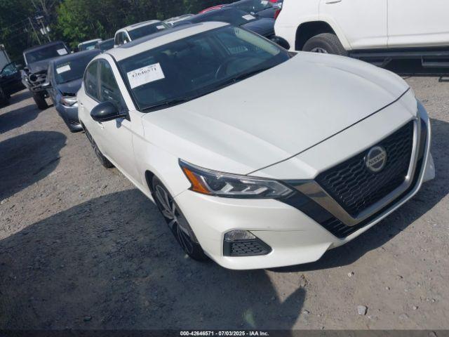  Salvage Nissan Altima