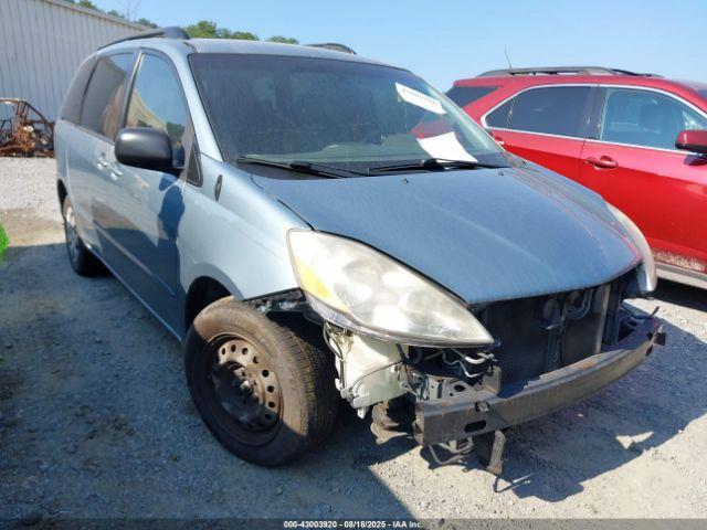  Salvage Toyota Sienna