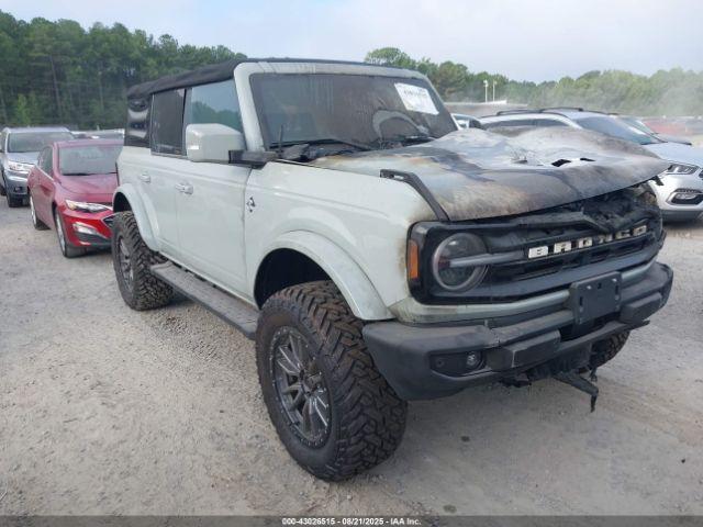  Salvage Ford Bronco