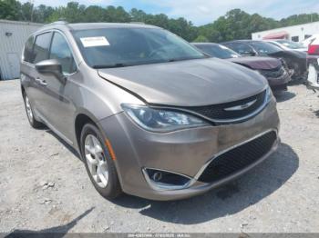  Salvage Chrysler Pacifica