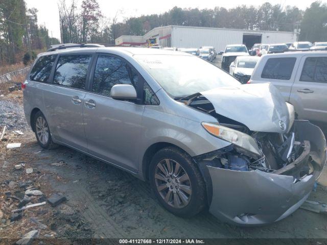  Salvage Toyota Sienna
