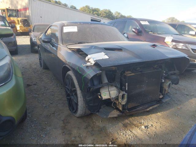  Salvage Dodge Challenger