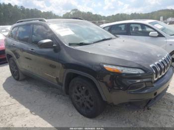  Salvage Jeep Cherokee