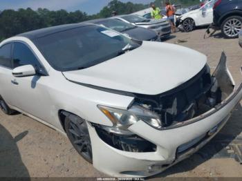  Salvage Nissan Maxima