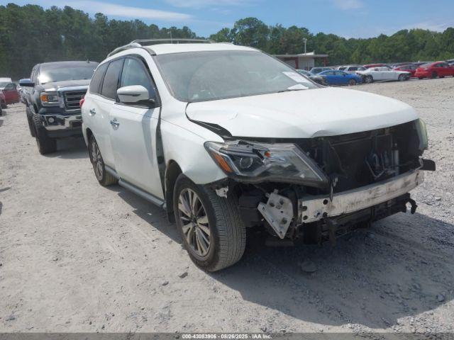  Salvage Nissan Pathfinder