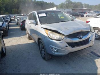  Salvage Hyundai TUCSON