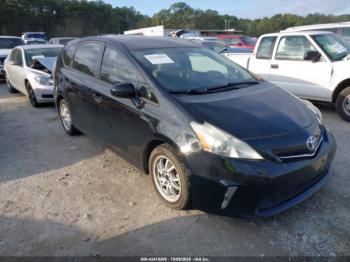  Salvage Toyota Prius v