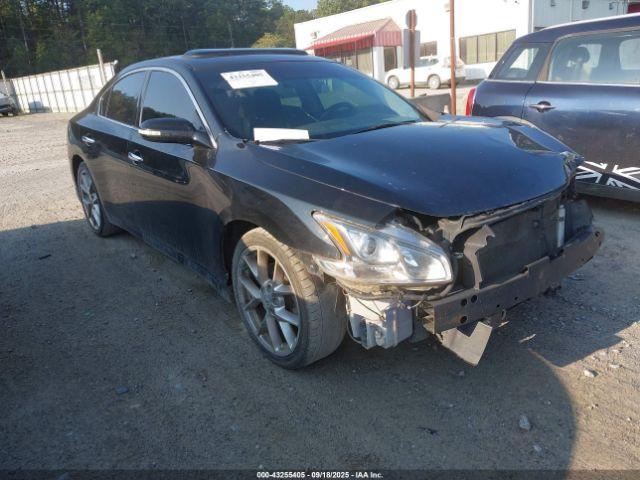  Salvage Nissan Maxima