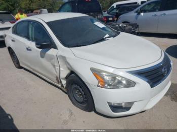  Salvage Nissan Altima