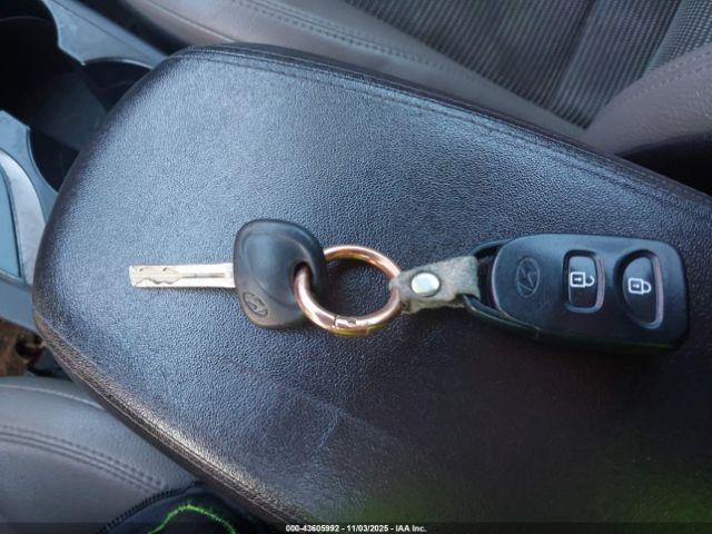 Hyundai TUCSON Gls Image 11