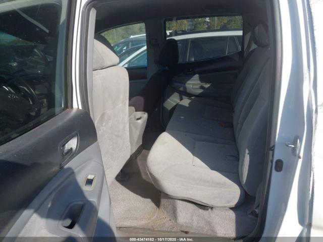 Toyota Tacoma Prerunner V6 Image 11