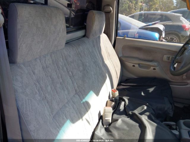 Toyota Tacoma Image 10