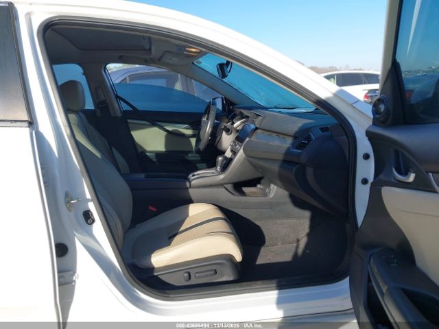 Honda Civic Touring Image 5