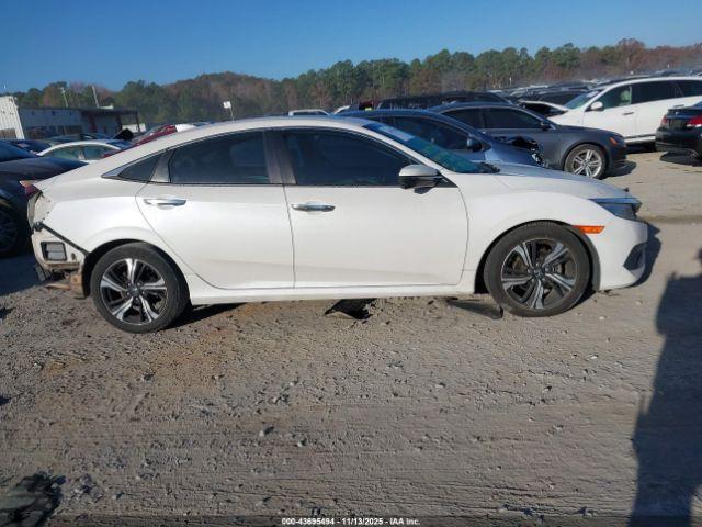 Honda Civic Touring Image 10